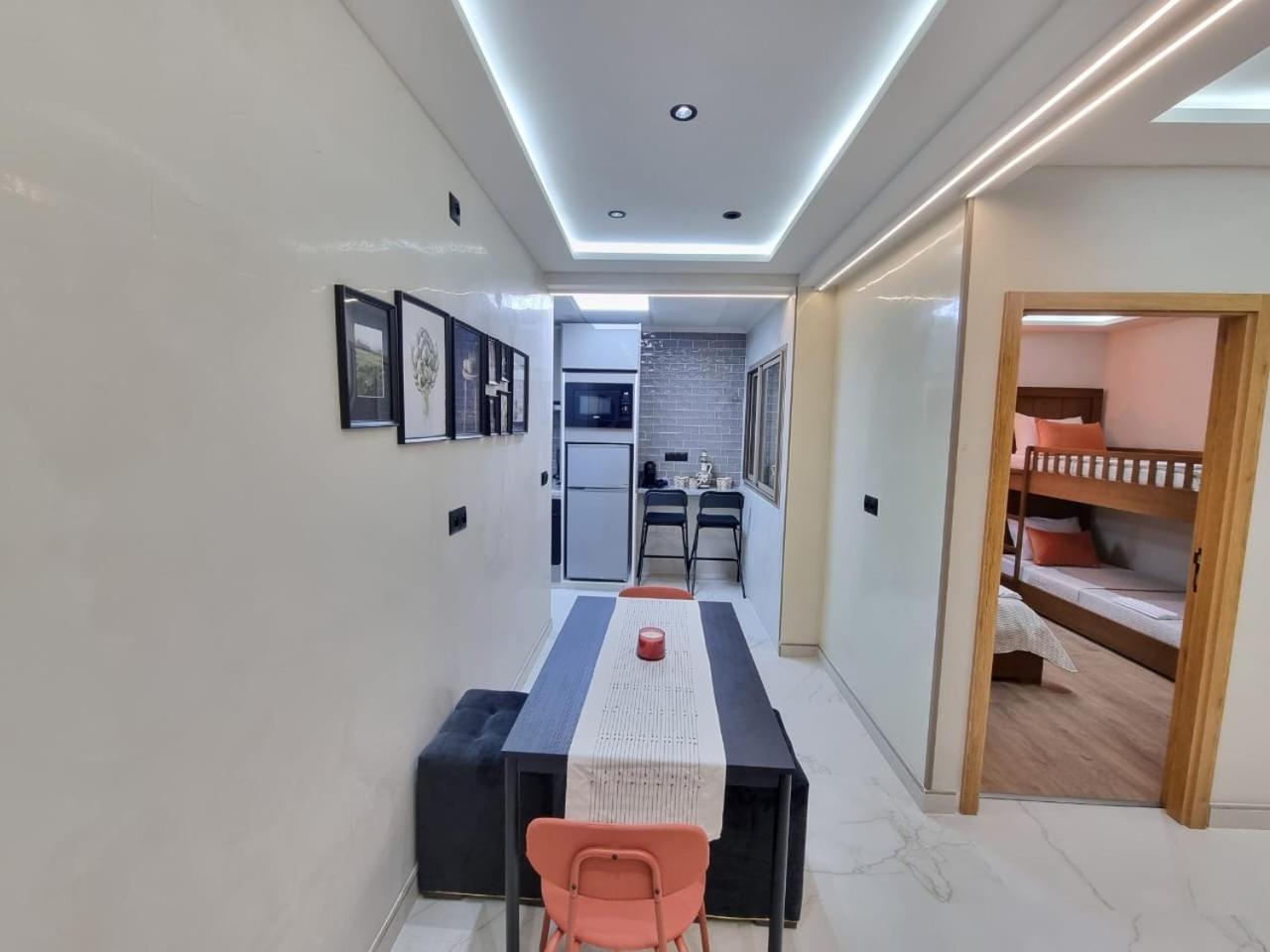 Trendy 2-bedroom Oasis Near Restaurants And Cafes - Air Conditioners! Apartamento Tánger