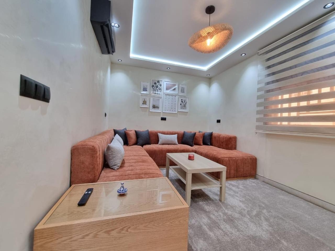 Trendy 2-bedroom Oasis Near Restaurants And Cafes - Air Conditioners! *