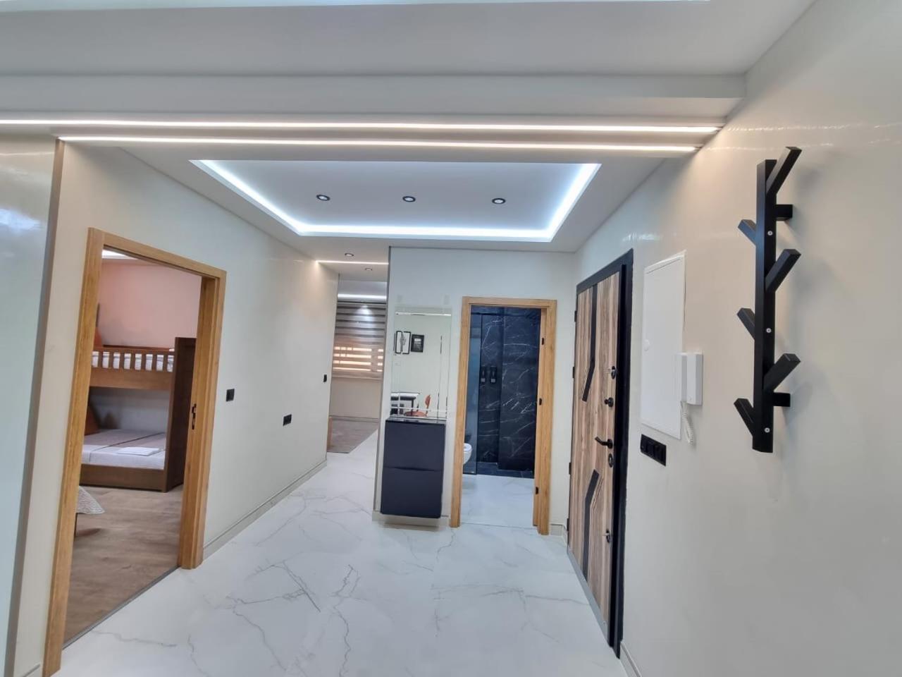 Trendy 2-bedroom Oasis Near Restaurants And Cafes - Air Conditioners! Apartamento