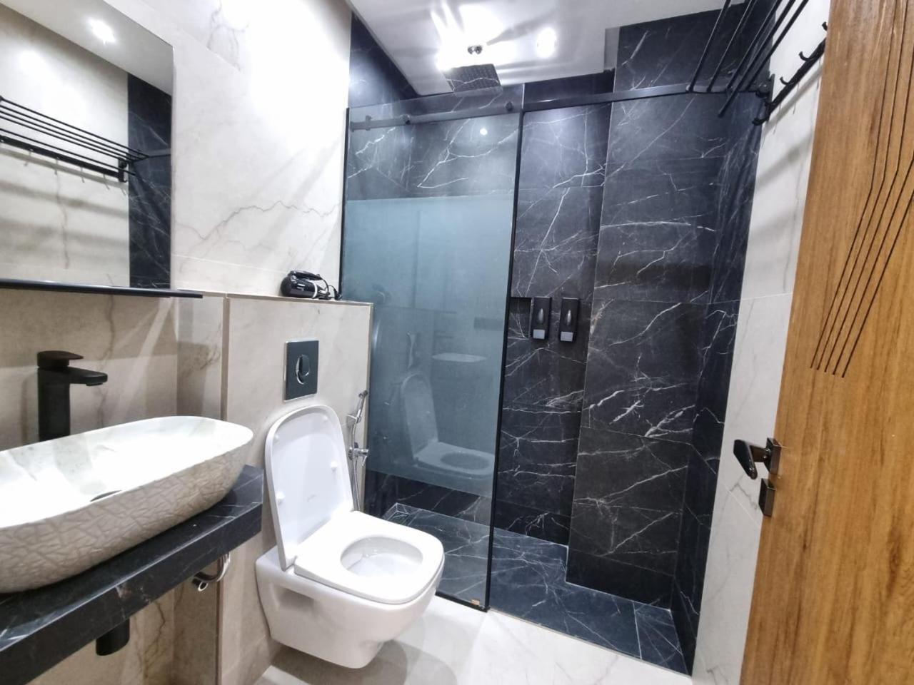 Trendy 2-bedroom Oasis Near Restaurants And Cafes - Air Conditioners! Apartamento