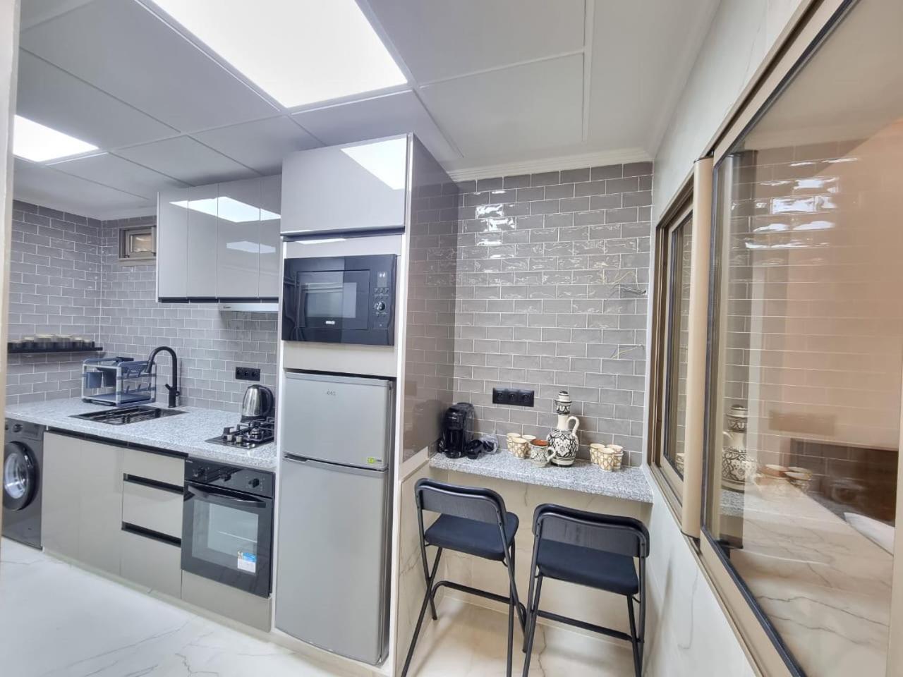 Trendy 2-bedroom Oasis Near Restaurants And Cafes - Air Conditioners! Apartamento Tánger